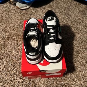 mens size 8’5 nike dunk low retros, panda
